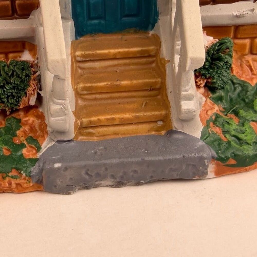 Lemax Christmas Village 2010 Plymouth Corners "Evans Residence" Lighted Building - Picture 15 of 16